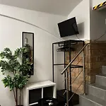 Stilvolles Studio Neben Der U-Bahn