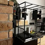 Stilvolles Studio Neben Der U-Bahn