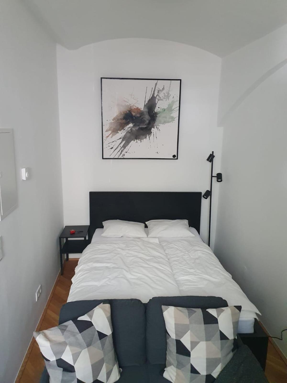 Stilvolles Neben Der U-bahn Apartment *