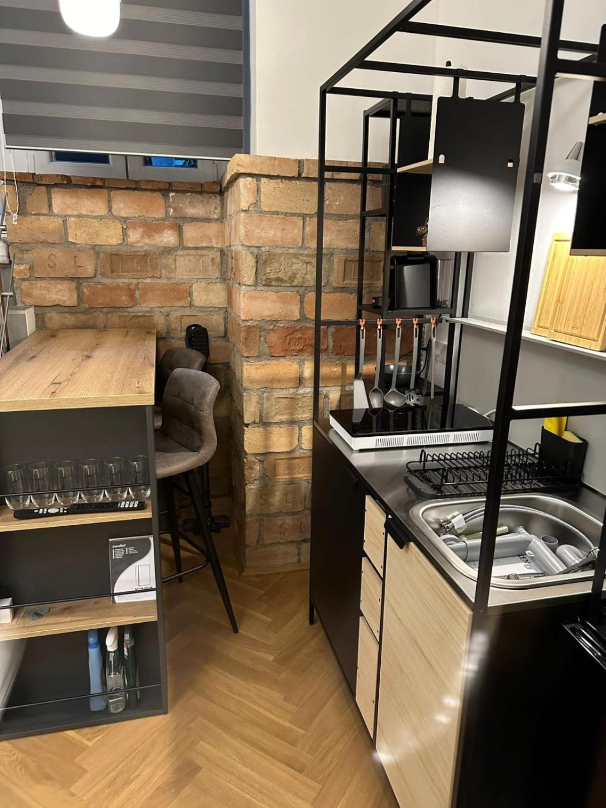 Stilvolles Neben Der U-bahn Apartment