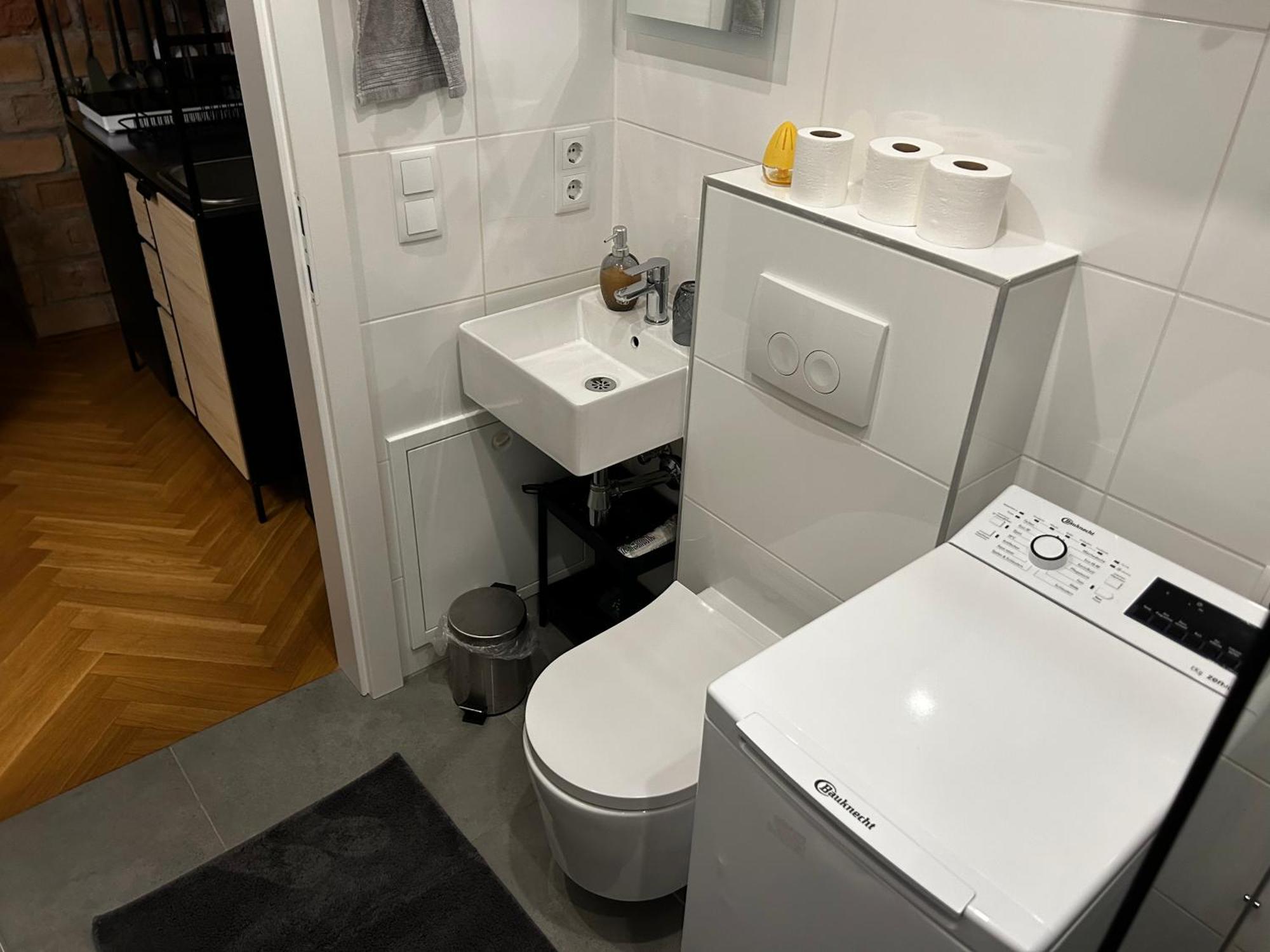 Stilvolles Neben Der U-bahn Apartment Wien