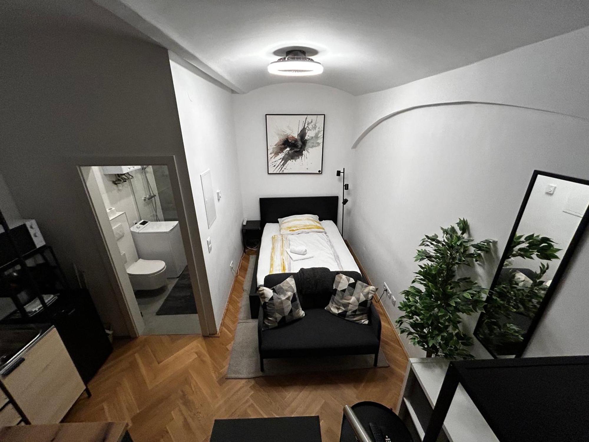Stilvolles Neben Der U-bahn Apartment